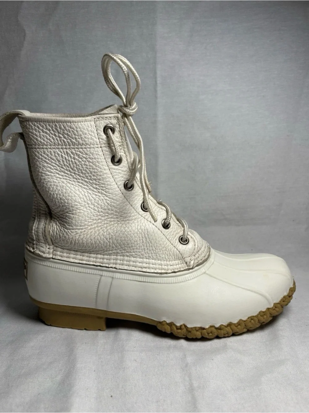 L.L. Bean Women's Off-White Lace-Up Duck Boots with Tan Sole women’s 9.5 men’s 8